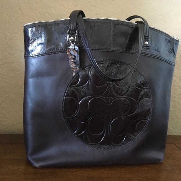 Coach Bag - Picture 2 of 12